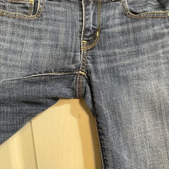 American Eagle Womens Dark Whiskered Factory Faded Artist Crop Jeans Size 0 - Picture 8 of 10